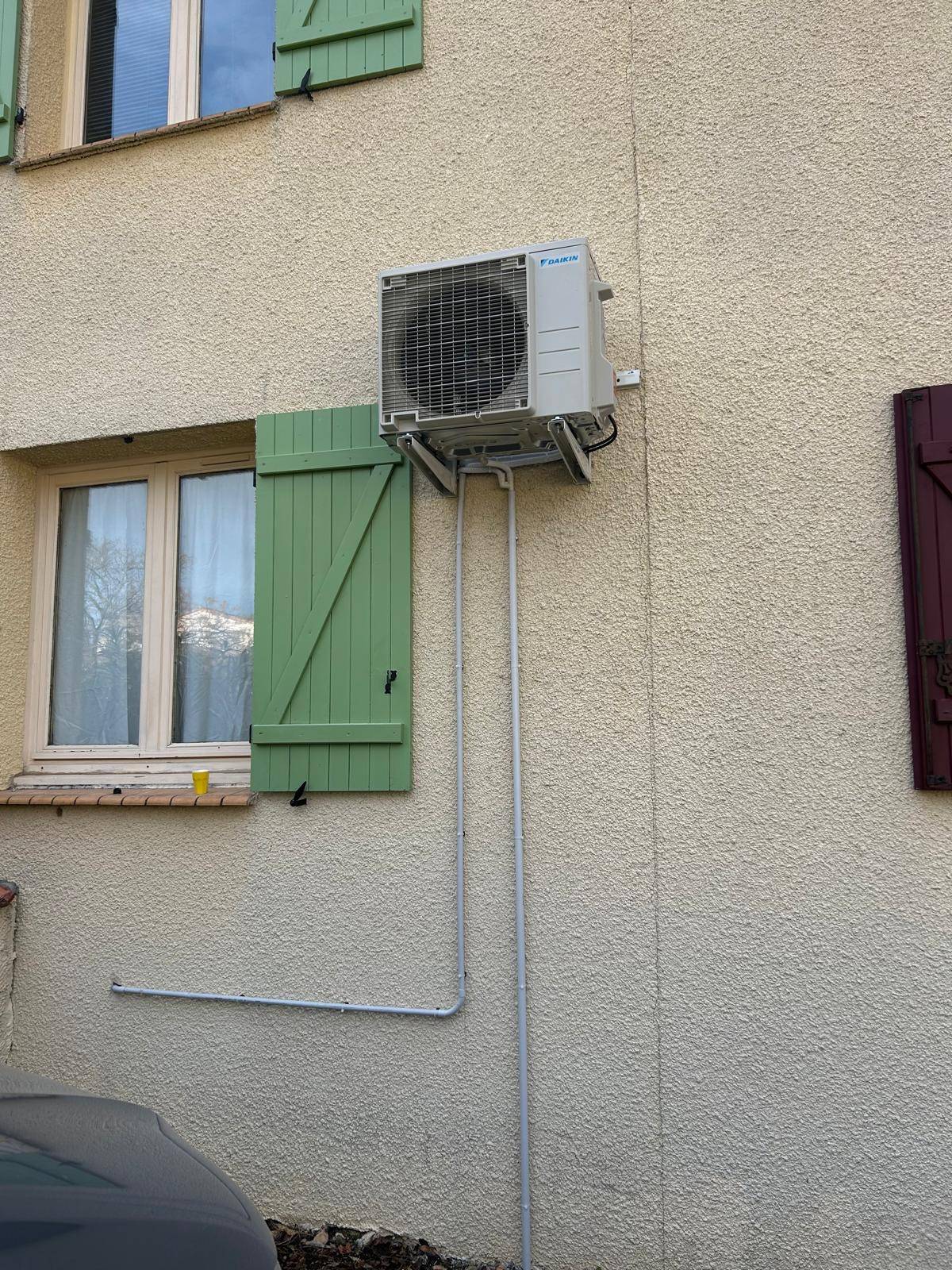 Artisan pour installer une pompe à chaleur de piscine à Nîmes 30000