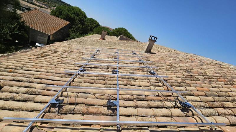 Installation photovoltaïque sur tuiles canal Gard
