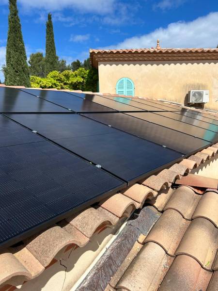 Panneau solaire en copropriété à Nîmes : Le guide CDE.